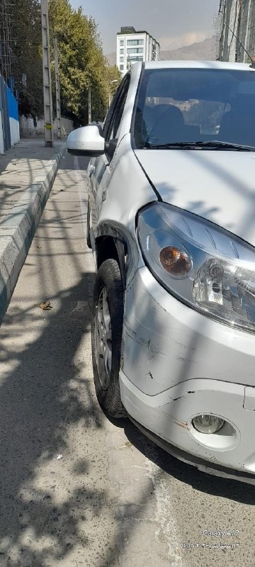 قبل از تعمیر: گلگیر جلو رنو ساندرو